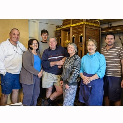 Geoff Hannah with his students 