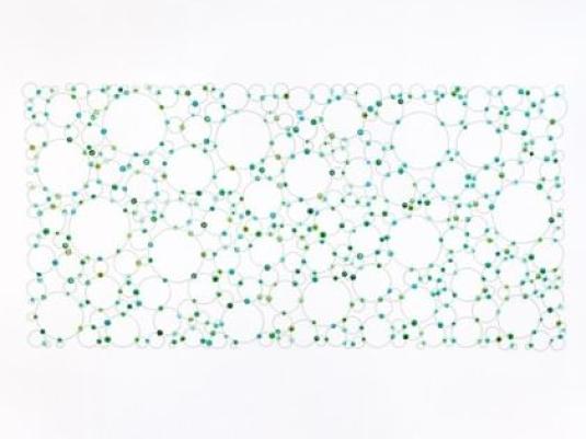 net constructed from glass beads and wire